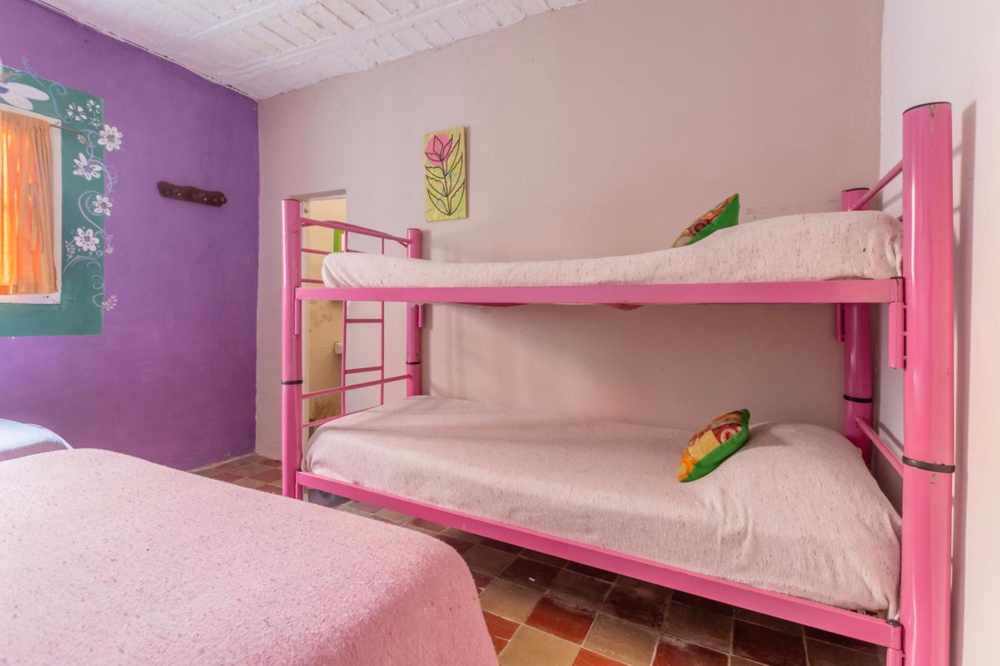 Puerta Azul Hostel カピージャ・デル・モンテ エクステリア 写真