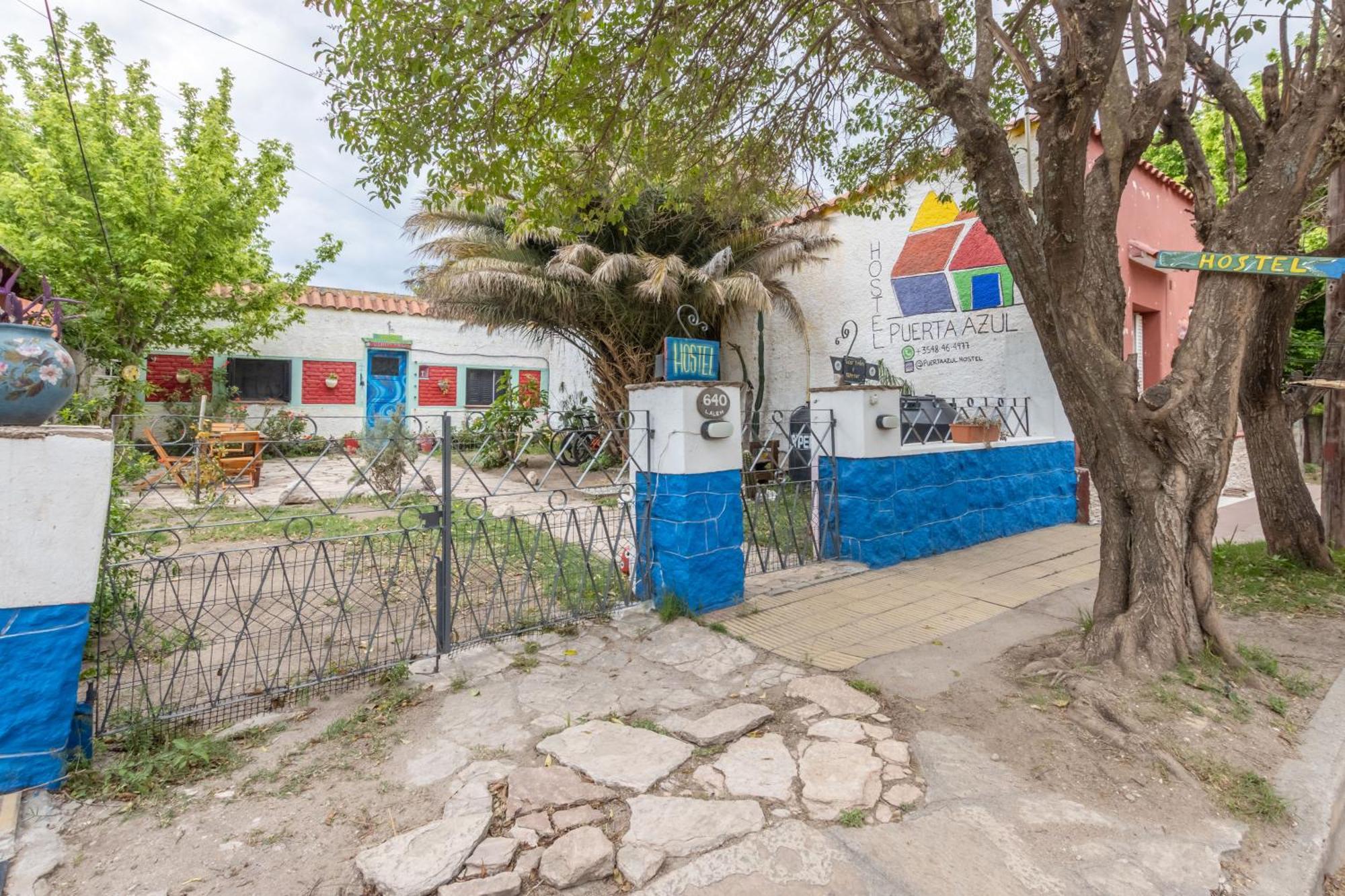 Puerta Azul Hostel カピージャ・デル・モンテ エクステリア 写真